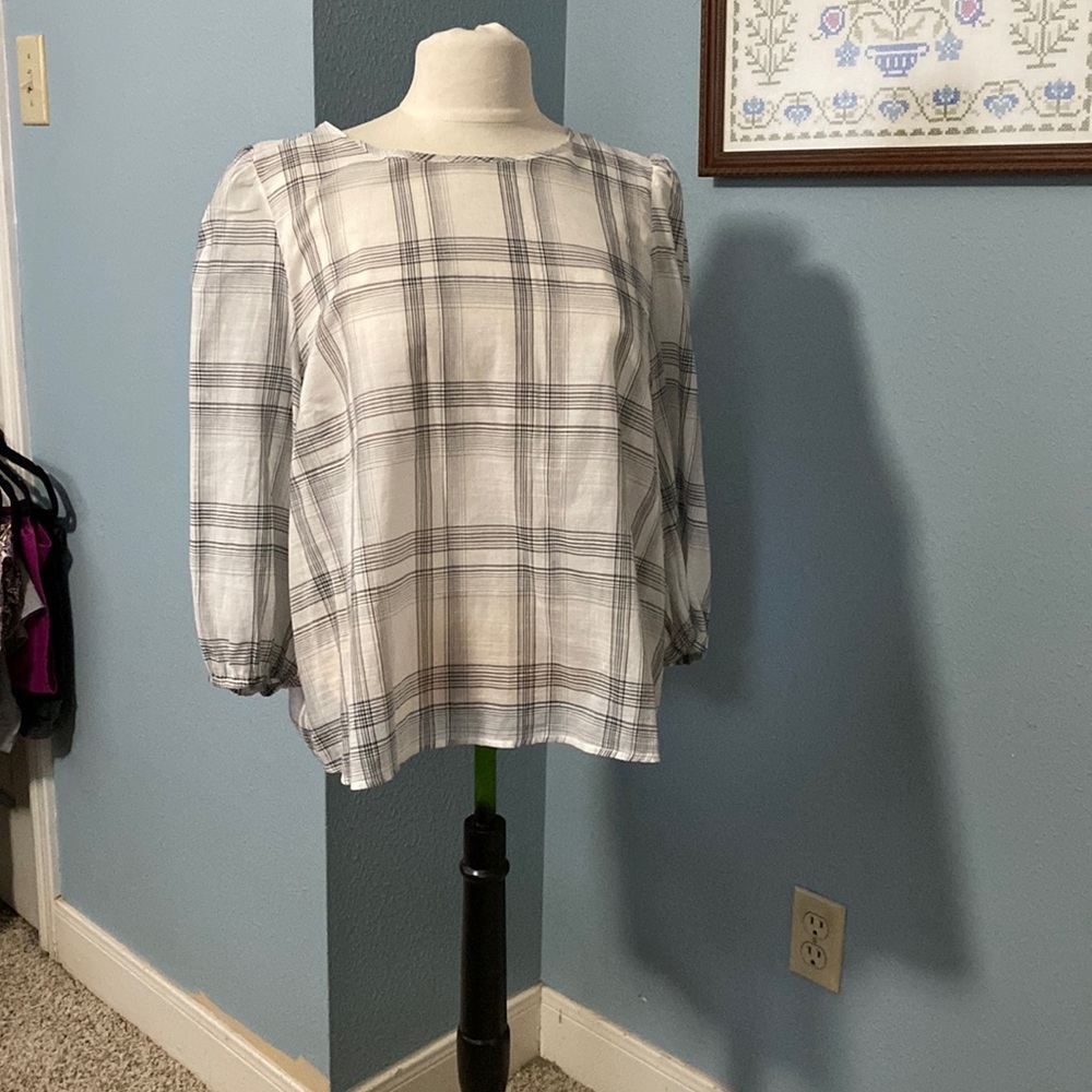 Cotton long sleeve top. Black/white plaid. Light weight
